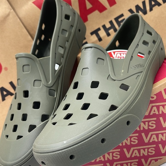 Vans Men’s Slip-On Trk Grape Leaf
VN0A5HF850K
Sneakers - Picture 7 of 16